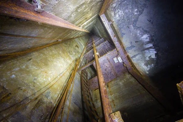 Underground Iron Mine Shaft Vertical Raise Lift — Stock Photo, Image