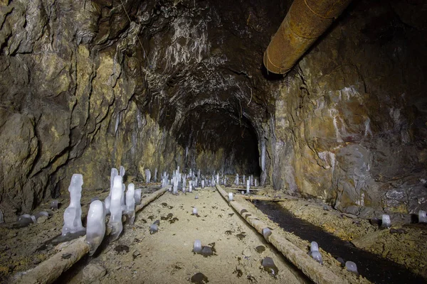 Túnel Subterráneo Del Eje Mina Hierro Con Hielo — Foto de Stock