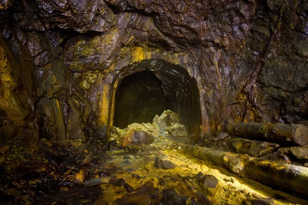 Zawalił Się Podziemny Tunel Kopalni Żelaza — Zdjęcie stockowe