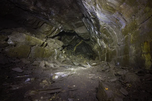 Разрушился Подземный Шахтный Тоннель — стоковое фото