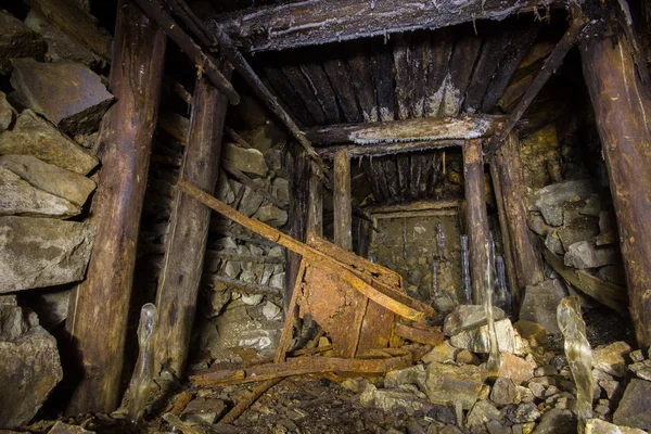 Miniera Oro Pozzo Tunnel Deriva Con Travi Legno Sotterraneo Abbandonato — Foto Stock