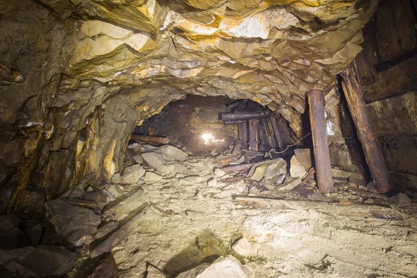 Yeraltı Altın Madeni Şaft Tünel Sürüklenme Çöktü — Stok fotoğraf