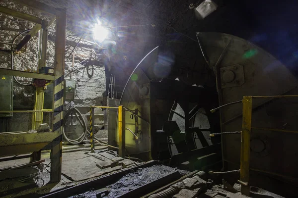 Zlatá Ruda Podzemní Tunel Rotačním Sklápěcím Vozem — Stock fotografie