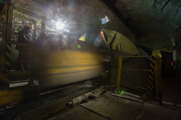 Zlatá Ruda Podzemní Tunel Rotačním Sklápěcím Vozem — Stock fotografie