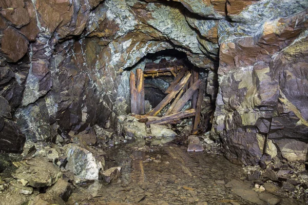 Underground Abandoned Platinum Ore Mine Tunnel Collapsed Wooden Timbering — Stock Photo, Image