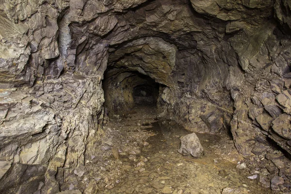 Podziemny Opuszczony Tunel Kopalni Rudy Platyny Zawalił Się — Zdjęcie stockowe