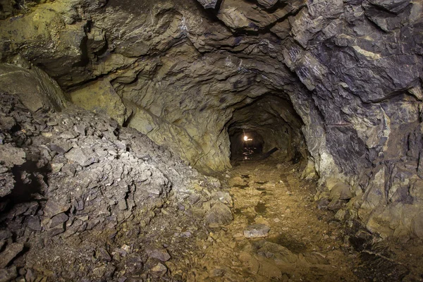 Underjordisk Forladt Platinmalmminetunnel Kollapsede - Stock-foto