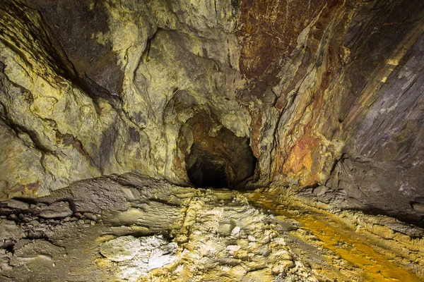 Mine Cuivre Abandonnée Tunnel Souterrain Avec Saleté Jaune — Photo