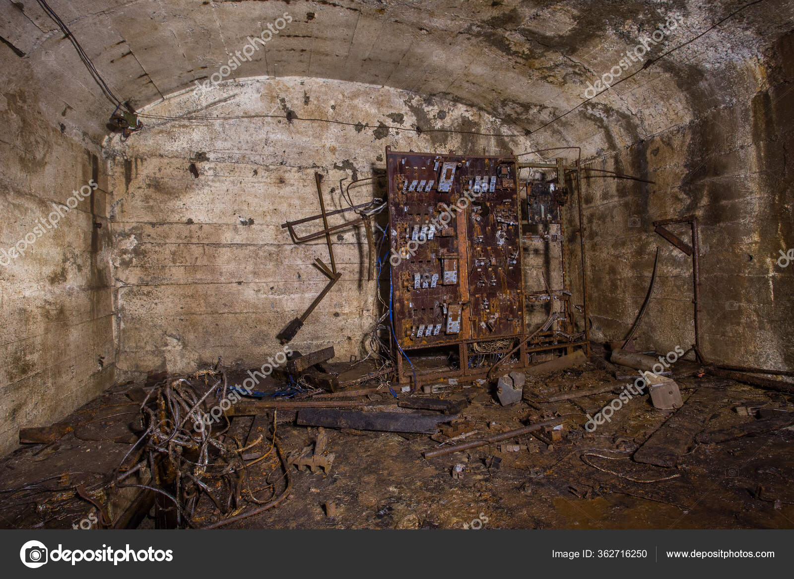 Underground Abandoned Bauxite Ore Mine Tunnel Electric Room — Stock