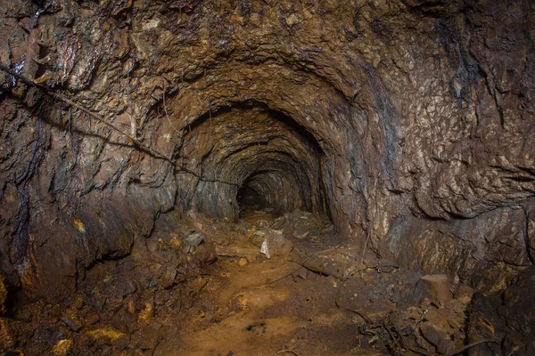 Underground Abandoned Bauxite Ore Mine Tunnel — Stock Photo, Image