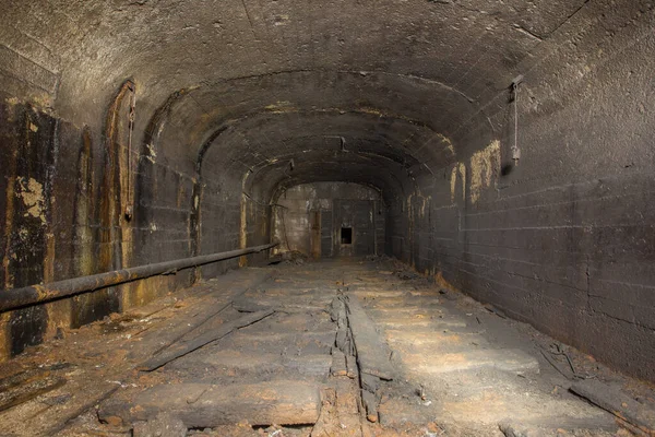 Túnel Subterráneo Abandonado Mina Bauxita Con Revestimiento Hormigón — Foto de Stock