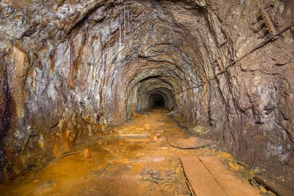 Túnel Subterráneo Abandonado Mina Bauxita — Foto de Stock