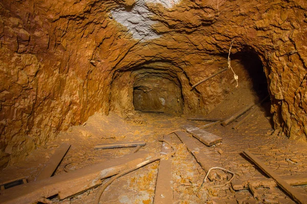 Túnel Subterráneo Abandonado Mina Bauxita — Foto de Stock