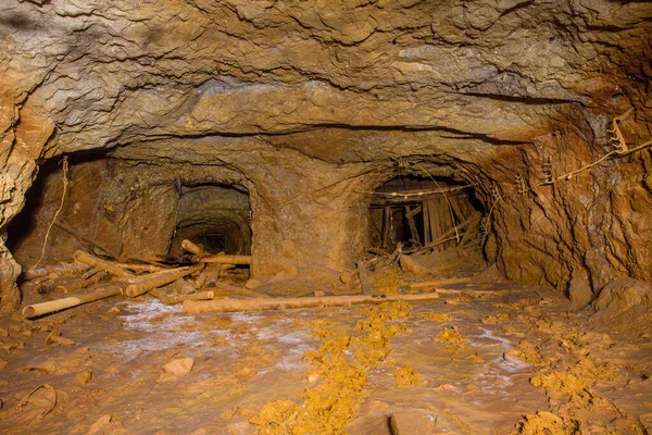 Túnel Subterráneo Abandonado Mina Mineral Bauxita Dos Vías — Foto de Stock