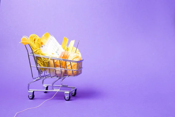 Shopping Trolley Various Accessories Accessories Sewing Yellow Threads Different Shades — Stock Photo, Image