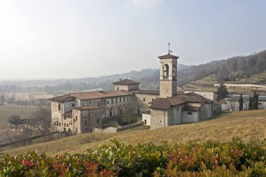 Astino Vadisi ve eski manastır, İtalya 