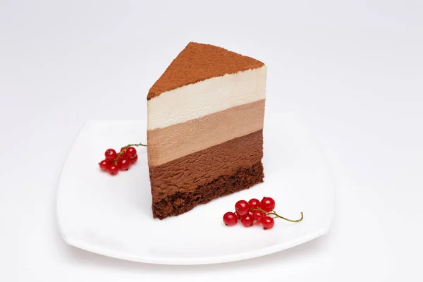 Kawałek ciasta trzy mus czekoladowy — Zdjęcie stockowe