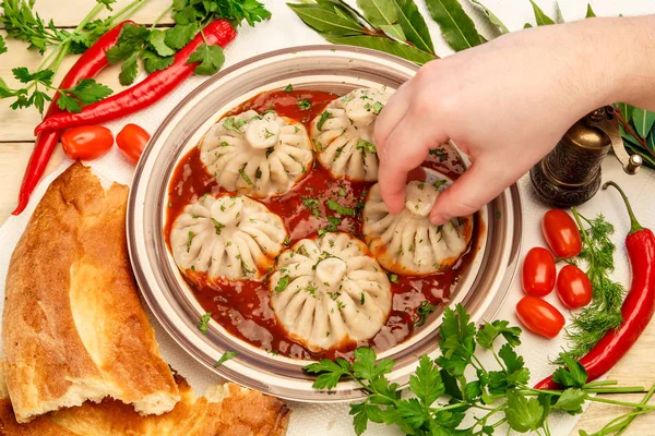 Georgian Dumplings Khinkali Tomato Spicy Sauce Plate Vegetables Greens — Stock Photo, Image