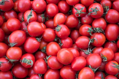 Taze ve Sulu Kiraz Domates Satılık Stall