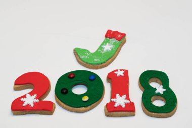 2018 Noel Yılbaşı kurabiyeleri izole beyaz arka plan üzerinde