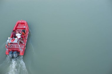 Green River su balonu iki kişi Roma İtalya 2013 ile yukarıdan kırmızı tekne