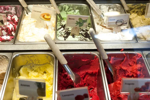 Beaucoup Crème Glacée Prête Vendre Aux Clients Dans Cafe Shop — Photo