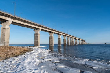 Kış köprü tarafından