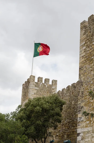 Drapeau portugais à Castelo Sao Jorge à Lisbonne — Photo