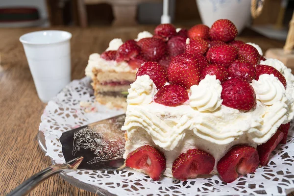 Torta di fragole fresca Foto Stock