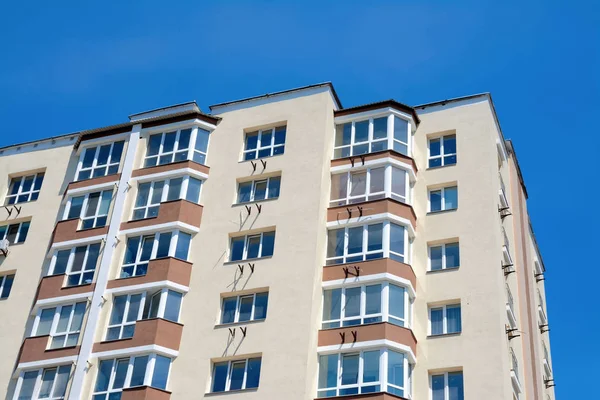 Construção de um novo bloco de apartamentos — Fotografia de Stock