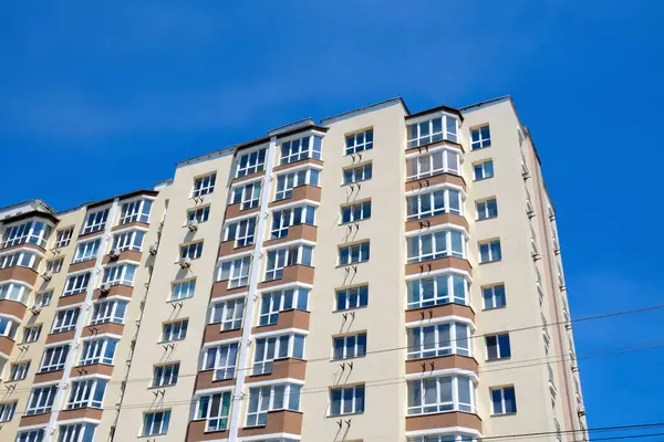 Construção de um novo bloco de apartamentos — Fotografia de Stock