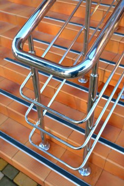 parlak paslanmaz Küpeşte merdivenler