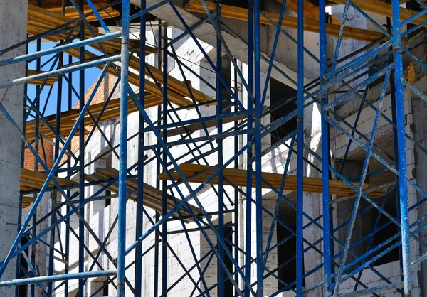 A lot of building scaffolds — Stock Photo, Image