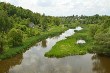 Yukarıdan düz nehir manzarası