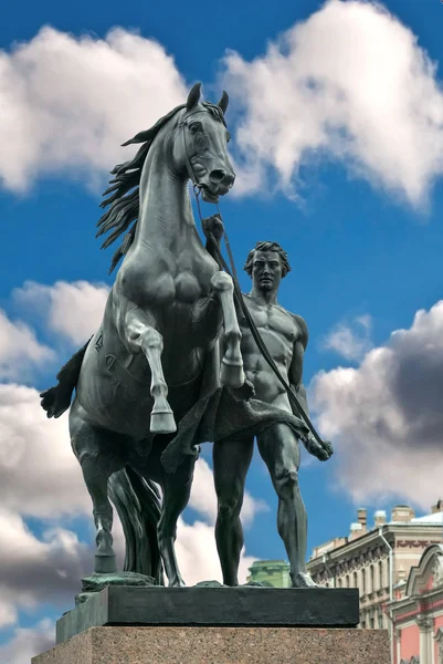 Cavaliere scultura con un cavallo . — Foto Stock