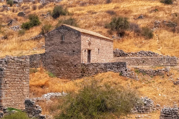 Starý kamenný kostel. — Stock fotografie