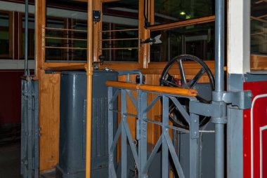 Sürücü taksi tramvay.