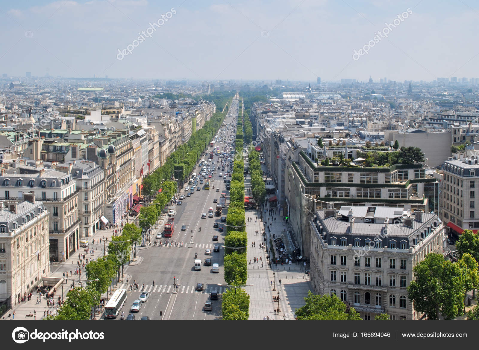 Weergave Van De Champs Elysees Stockfoto Rechtenvrije Foto Door C Dotsent