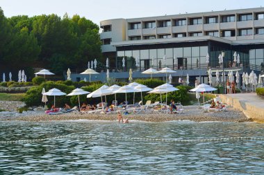 Red Island 'da plaj.