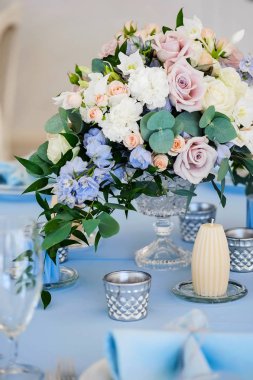 Delphinium düğün portre buket çiçek gül