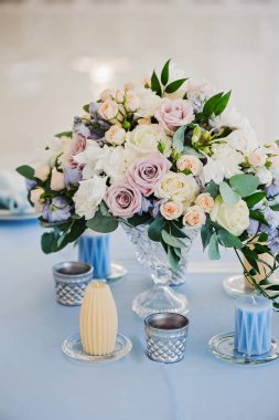 Delphinium düğün portre buket çiçek gül