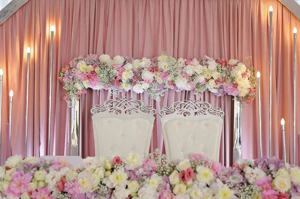 Mesa de boda, decoración floral — Foto de Stock