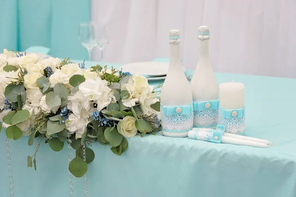 Imagen de una mesa de boda bellamente decorada —  Fotos de Stock