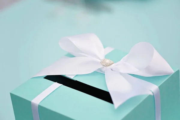 Wedding mail box with bow, closeup — Stock Photo, Image