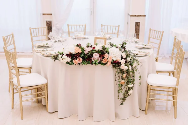Hochzeit florale Tischdekoration — Stockfoto