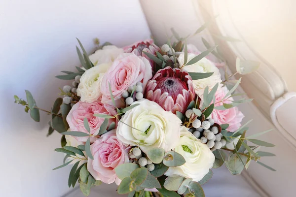 Fiori Nuziali Bouquet Sposa Primo Piano Decorazione Fatta Rose Peonie — Foto Stock