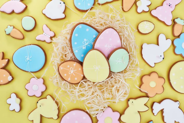 Lebkuchen Form Von Eiern Und Osterhasen Frohe Osterferien Hintergrundkonzept Gelber — Stockfoto