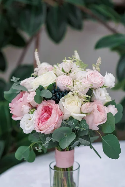 Fiori Nuziali Bouquet Sposa Primo Piano Decorazione Fatta Rose Peonie — Foto Stock