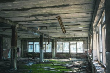 Şehir ruhu Pripyat. Chernobyl dışlama bölgesi. Çernobil nükleer santralinde meydana gelen kaza. Kazaların sonuçları. Sarı radyasyon işareti. Tehlikeli bir bölge. Radyasyon ile enfeksiyon.