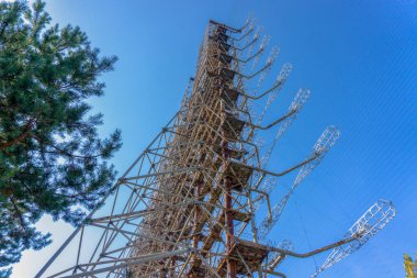 Şehir ruhu Pripyat. Chernobyl dışlama bölgesi. Çernobil nükleer santralinde meydana gelen kaza. Kazaların sonuçları. Sarı radyasyon işareti. Tehlikeli bir bölge. Radyasyon ile enfeksiyon.